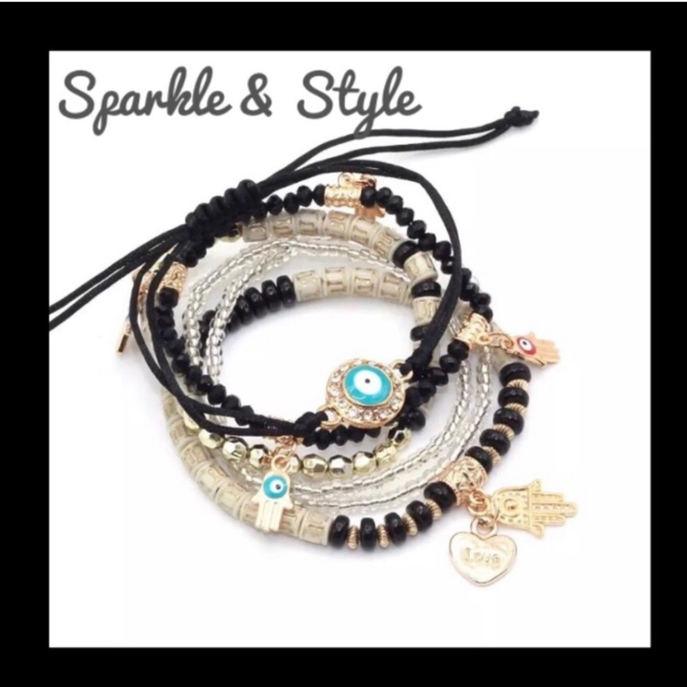 Love heart hands bracelet set